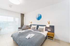 Aquamarina Prima Deluxe Studios With Sea View by Noclegi Renters
